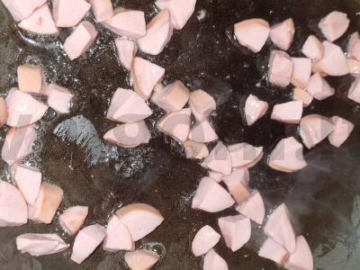 Greitas omletas su dešrelėmis ir sūriu Žingsnis 6