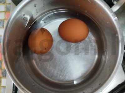 Cukinijų salotas su sūriu ir raudonąja žuvimi Žingsnis 1