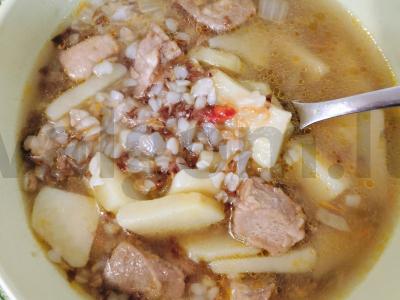 Mėsos sriuba su grikių kruopomis ir paprikomis pagrindine nuotrauka