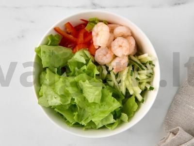 Salotas su krevetėmis ir paprikomis Žingsnis 3