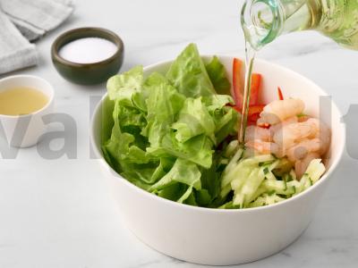 Salotas su krevetėmis ir paprikomis Žingsnis 4