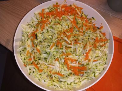 Cukinijų ir avokadų blynai Žingsnis 1