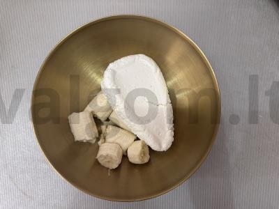 Varškės-bananų blynai Žingsnis 1