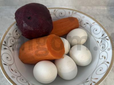 Silkė po šubėmis iš daržovių ir kiaušinių Žingsnis 3