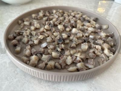 Silkė po šubėmis iš daržovių ir kiaušinių Žingsnis 4