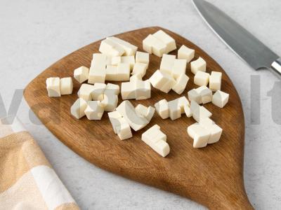 Salotas „Gražuolė“ su sūriu ir feta Žingsnis 4