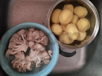 Kumpis, keptas orkaitėje su grybais Žingsnis 1