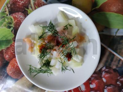 Melonų salotos su vištiena ir unagi padažu pagrindine nuotrauka