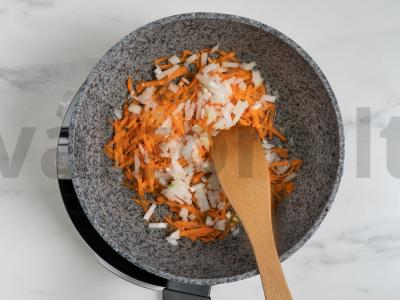 Padažas kotletams su pomidorų pasta Žingsnis 3