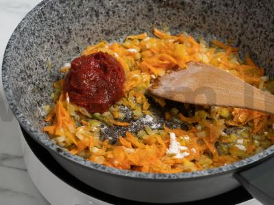 Padažas kotletams su pomidorų pasta Žingsnis 4