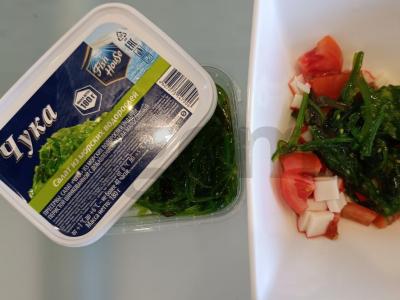 Salotos su krabų lazdelėmis Žingsnis 3