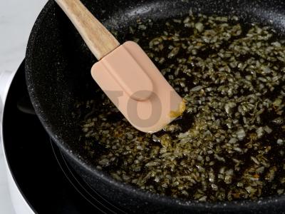 Grietinėlės makaronai su grybais Žingsnis 1