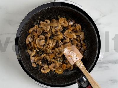 Grietinėlės makaronai su grybais Žingsnis 2