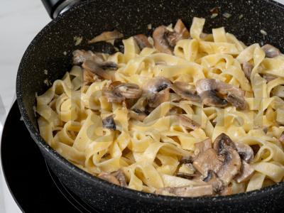 Grietinėlės makaronai su grybais Žingsnis 5