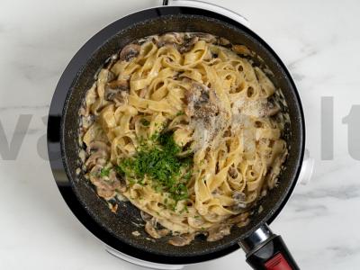 Grietinėlės makaronai su grybais Žingsnis 6