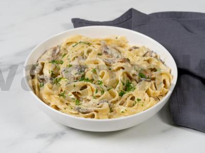 Grietinėlės makaronai su grybais pagrindine nuotrauka