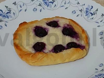 Varškė su varške ir mėlynėmis pagrindine nuotrauka