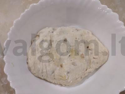 Kvapnus duona su sėklomis keptuvėje Žingsnis 3