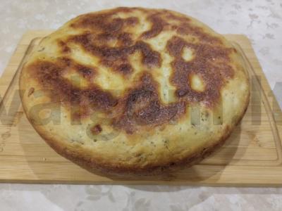 Kvapnus duona su sėklomis keptuvėje pagrindine nuotrauka