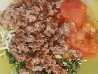 Maistingas kiaušinių blynas su faršu ir pomidorais Žingsnis 4