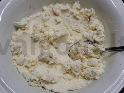 Kaimiški varškėčiai su sviestu Žingsnis 1