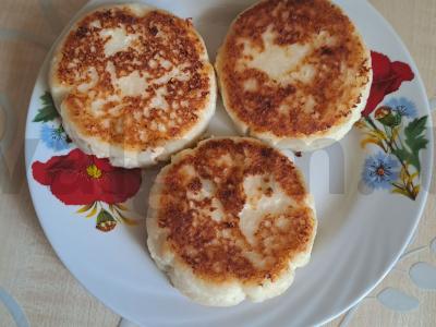 Kaimiški varškėčiai su sviestu pagrindine nuotrauka