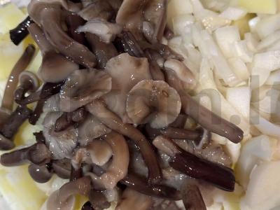 Salotas „Žiemos vakaras“ su marinuotais grybais Žingsnis 3