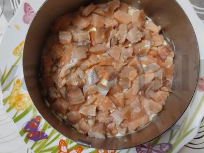 Sluoksniuotas žuvies salotas „Pūkas“ Žingsnis 4