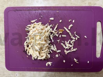 Sotūs salotas su dešrainių sūriu ir svanų druska Žingsnis 2