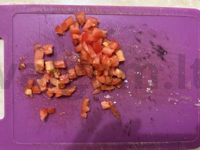 Sotūs salotas su dešrainių sūriu ir svanų druska Žingsnis 6