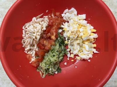 Sotūs salotas su dešrainių sūriu ir svanų druska Žingsnis 10