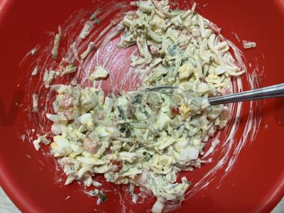 Sotūs salotas su dešrainių sūriu ir svanų druska Žingsnis 13