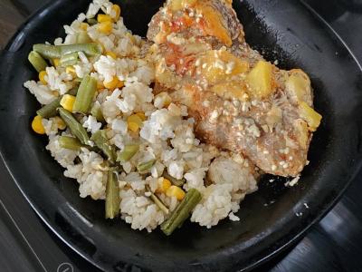 Kiaulienos steikas su ananasu pagrindine nuotrauka