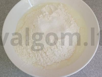 Purūs blynai su kefyru pusryčiams Žingsnis 2