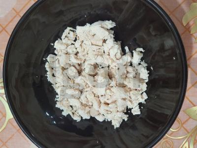 Salotas „Linda“ su vištienos krūtinėle Žingsnis 1