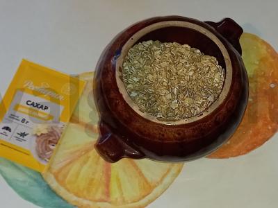 Avižinė košė su bananais ir cinamoniniu sirupu puode Žingsnis 1