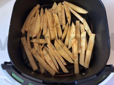 Traškūs bulvių griežinėliai oro grilyje Žingsnis 10