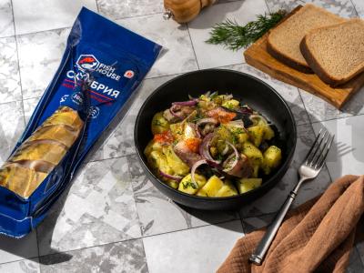 Bulvių salotos su skumbrija pagrindine nuotrauka