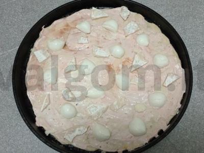 Pica su trimis sūrio rūšimis, kriauše ir kumpiu Žingsnis 5