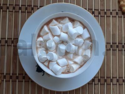 Kakava su imbieru ir zefyrais pagrindine nuotrauka