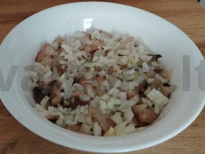 Sluoksniuotas salotas „Skumbrija po kailiu“ Žingsnis 5