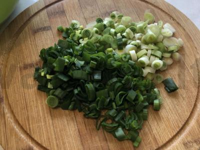 Omletas su virtomis dešromis ir svogūnais Žingsnis 2