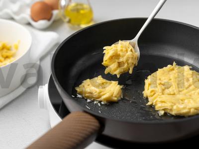 Bulviniai blynai su upėtakiu ir kiaušiniu Žingsnis 3