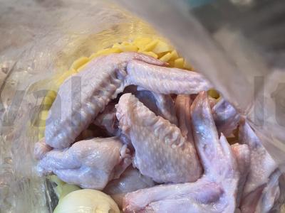 Vištienos sparneliai su bulvėmis Žingsnis 2