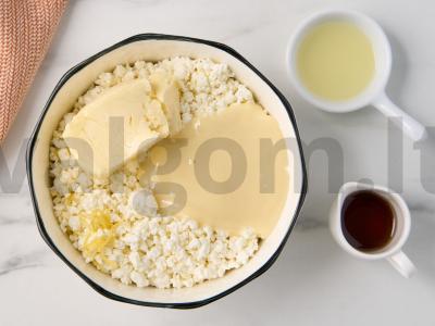 Varškės velykinis pyragas su uogomis Žingsnis 3