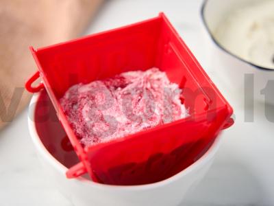 Varškės velykinis pyragas su uogomis Žingsnis 5