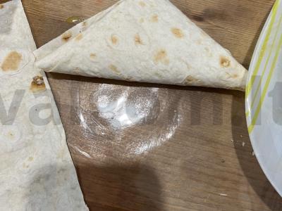 Vyniotiniai iš lavašo su dešra ir sūriu Žingsnis 4