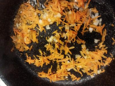 Keptas daržovių troškinys su kalakutiena Žingsnis 3