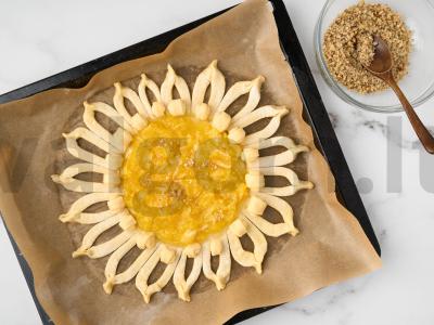 Smėlinis pyragas „Gėlė“ su apelsinų įdaru Žingsnis 7