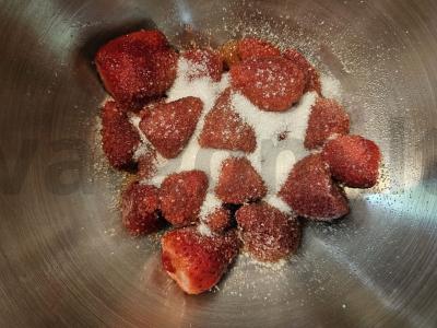 Pieno-straawberry kokteilis Žingsnis 1